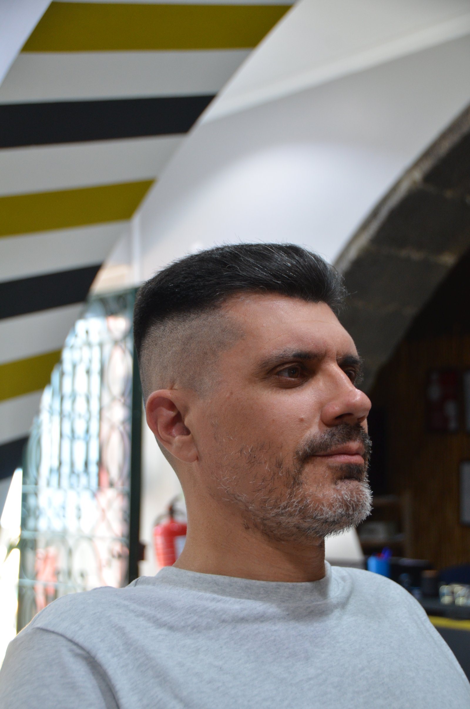 Barba alinhada com navalha